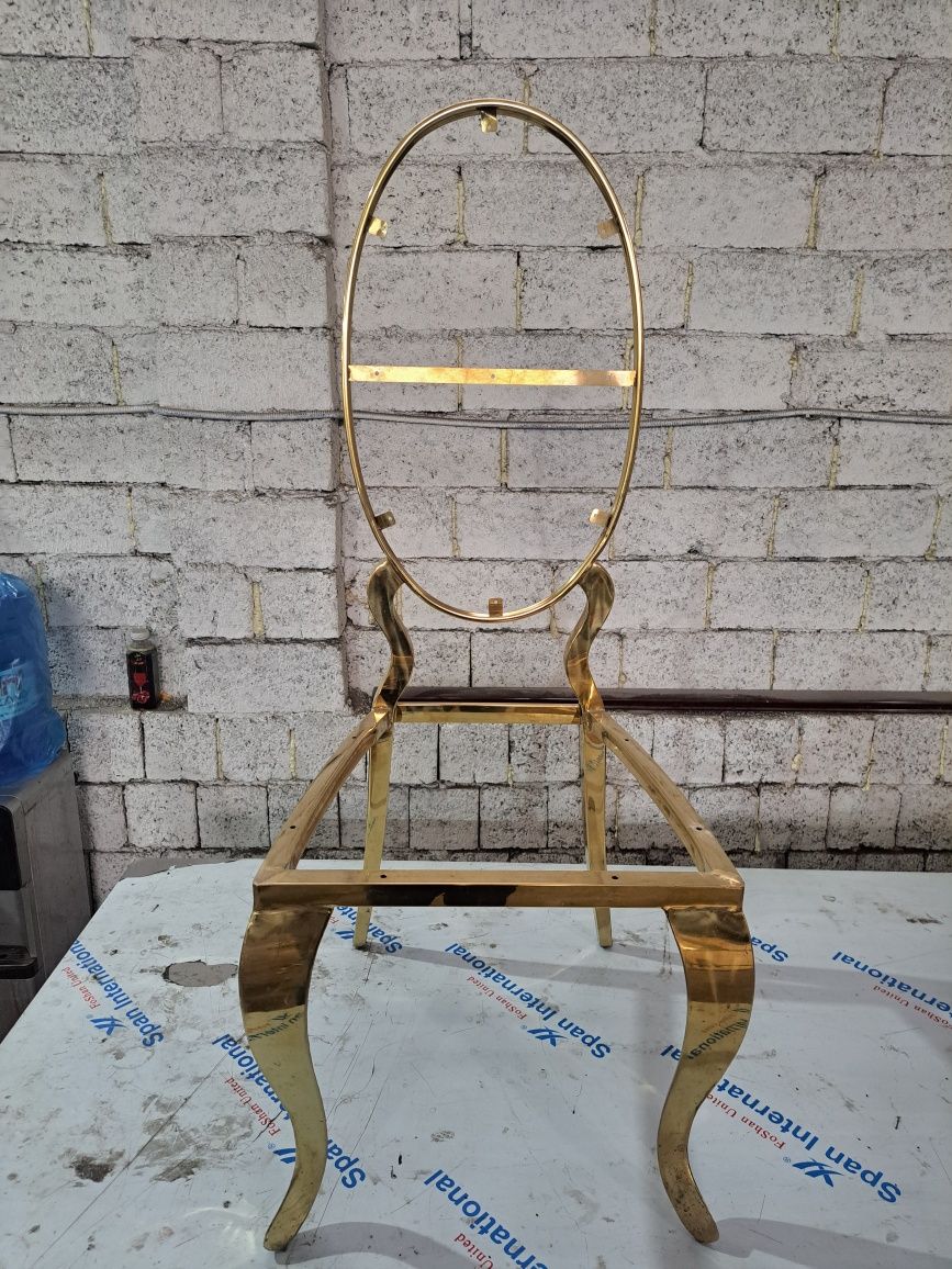 Gold stullar sotiladi