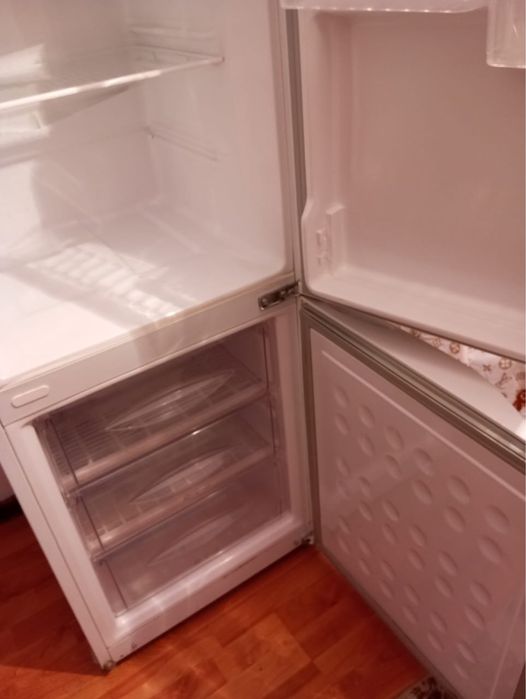 Холодилник сатылады