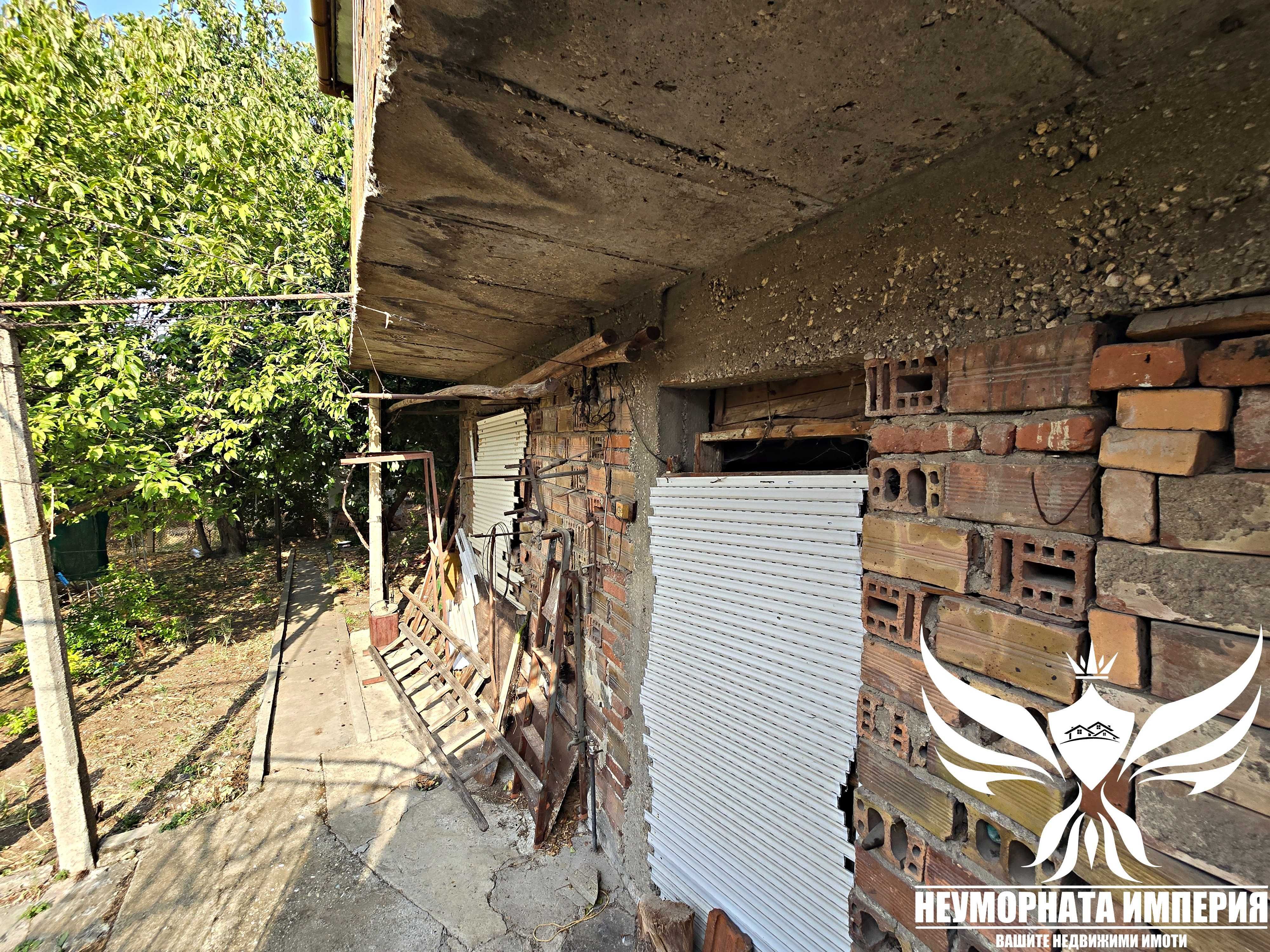 Продавам 2 бр.къщи 210РЗП с двор 350кв в гр.Асеновград, Зъбчето