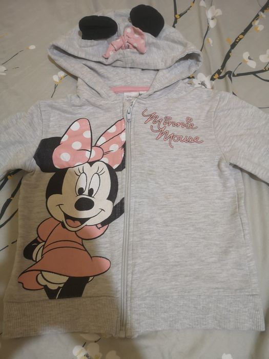 Дрехи за момичета близнаци