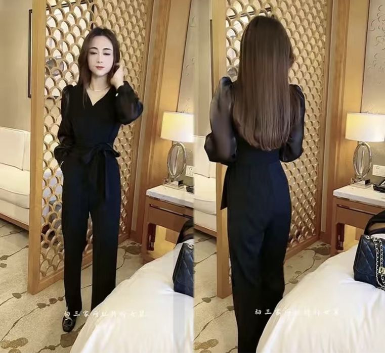 Продается модный костюм (комбинезон)