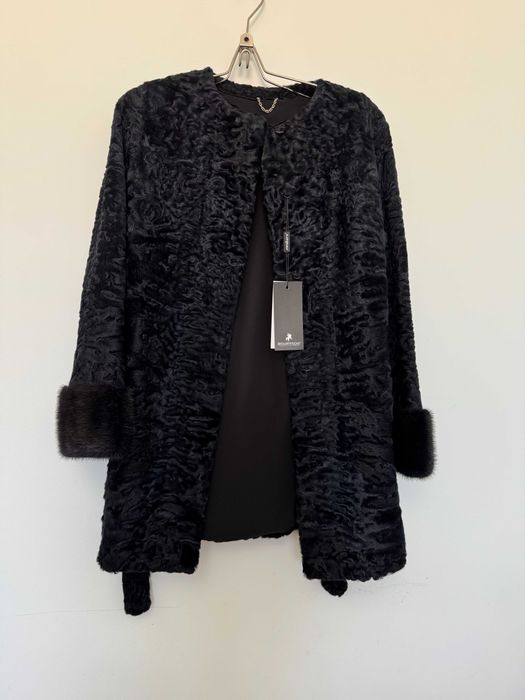 Шубка новая (каракульча Греция)