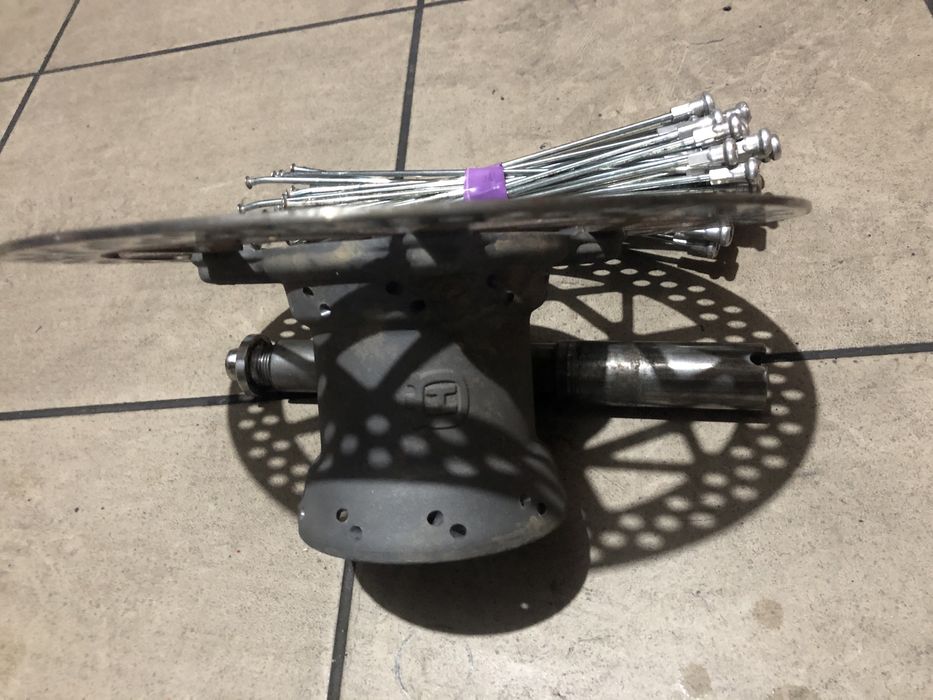 Butuc roata fata Husqvarna