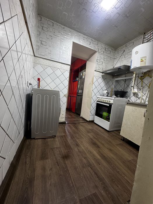 Продается 2 ком с болконом 2 на  6