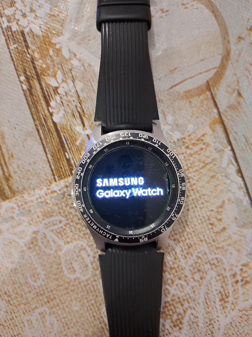 Смарт часовник Samsung galaxy watch