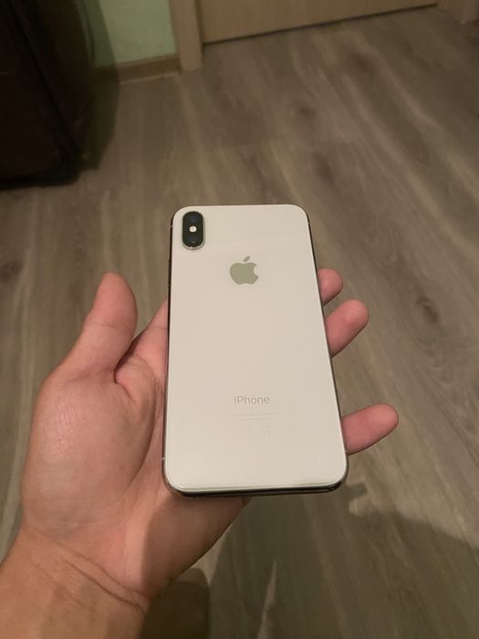 iPhone Xs продам