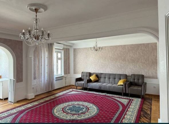 Сдаётся квартира на Айбек Huawei!