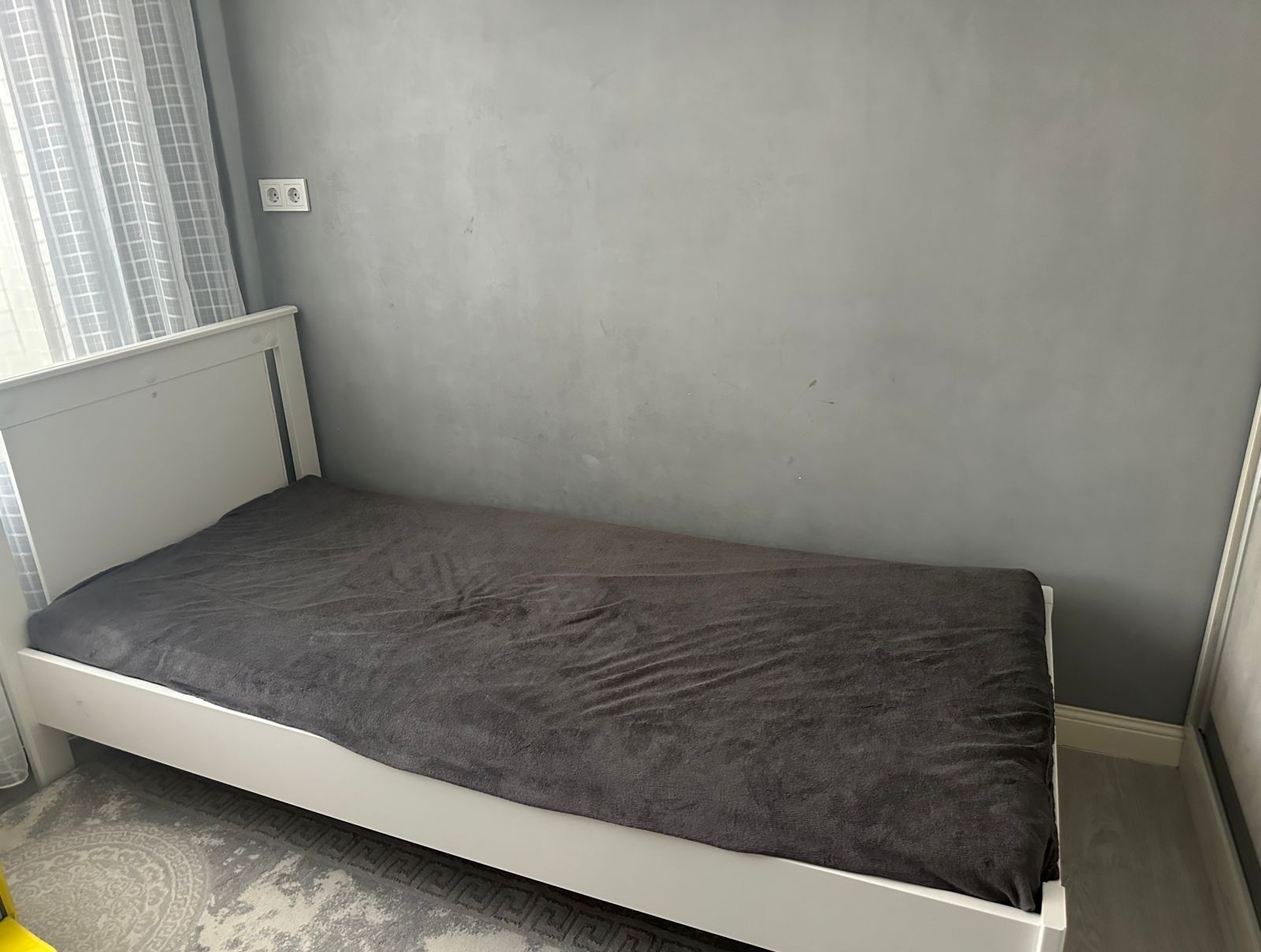 Кровать "IKEA 2"  900x2000 белый в хорошем состоянии