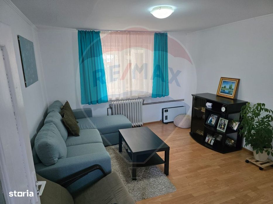 Casă / Vilă cu 4 camere de vânzare în zona Central