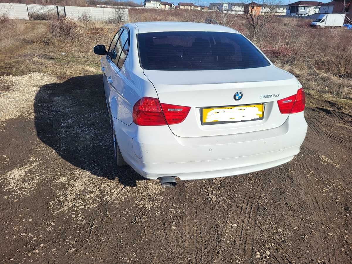 Dezmembrez bmw e90 alb 320d