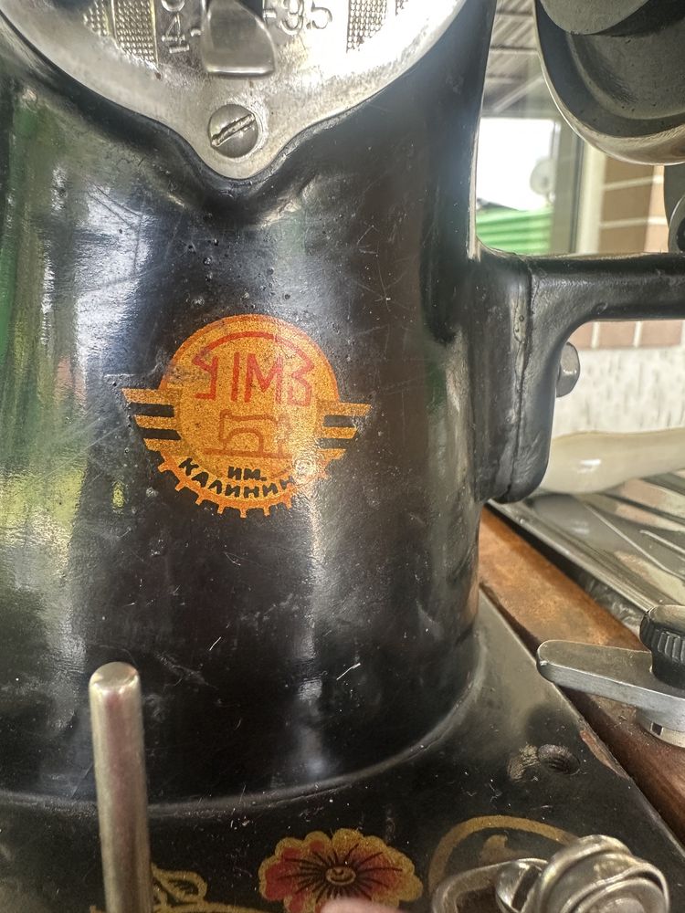Продам швейную машину
