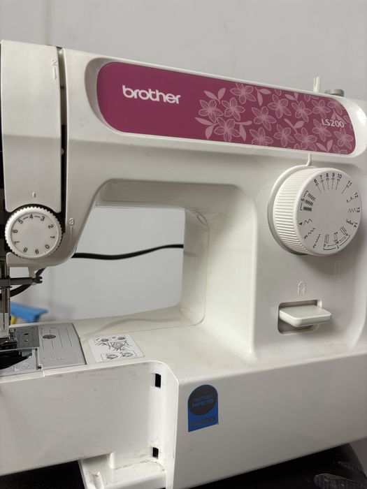 Швейная машина Brother LS-200