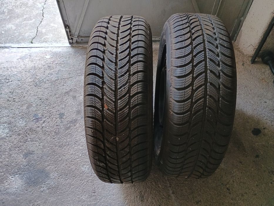 Зимни гуми 195/65/15 с джанти 4 броя 15  4x100 Toyota