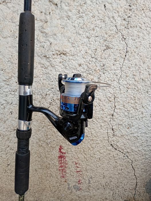 Vând tot ce se vede