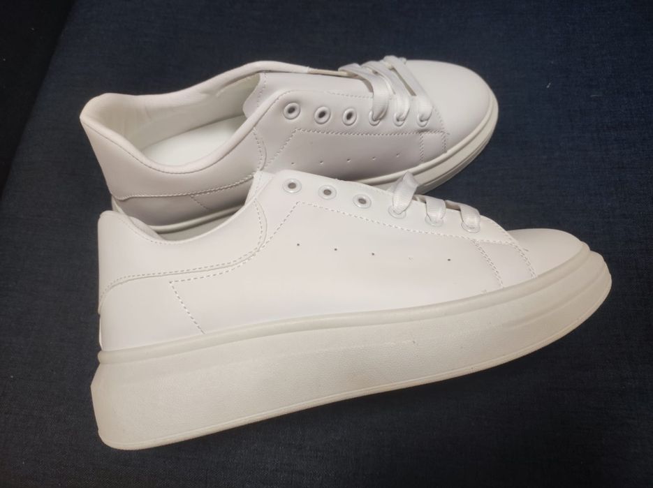 Vand adidași bărbați