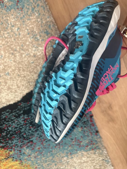 Adidasi North Face 36
