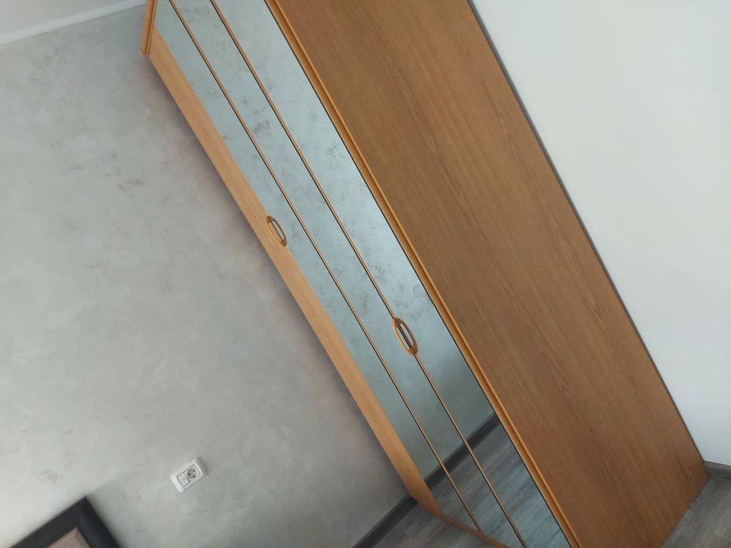 Închiriez garsoniera