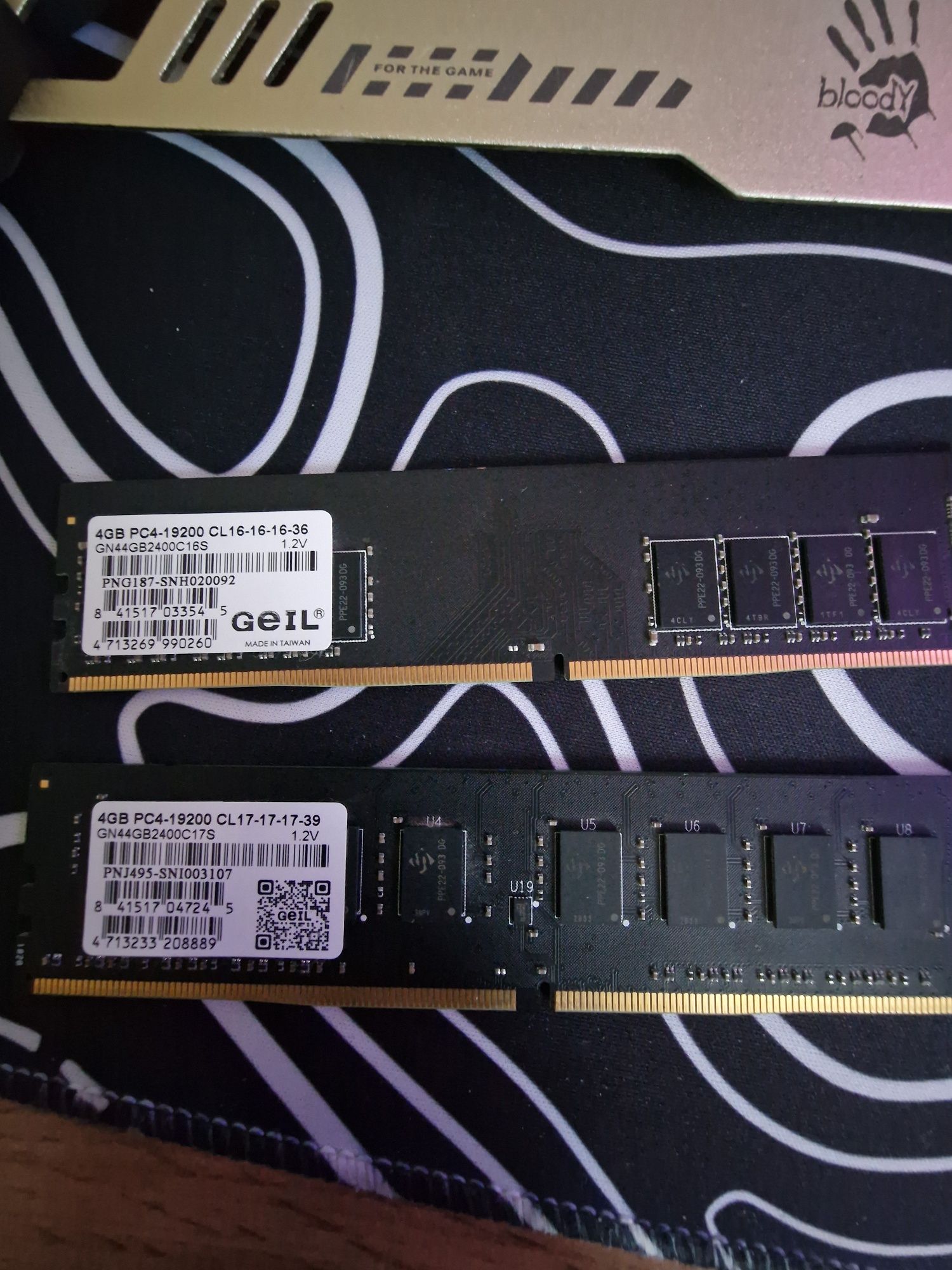 Продам оперативную память Geil ddr4 4gb  19200