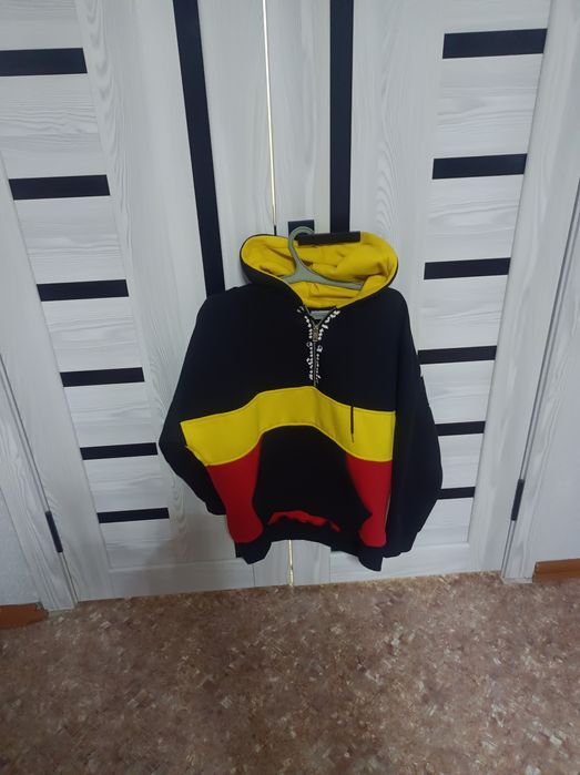 Зимняя толстовка спортивная