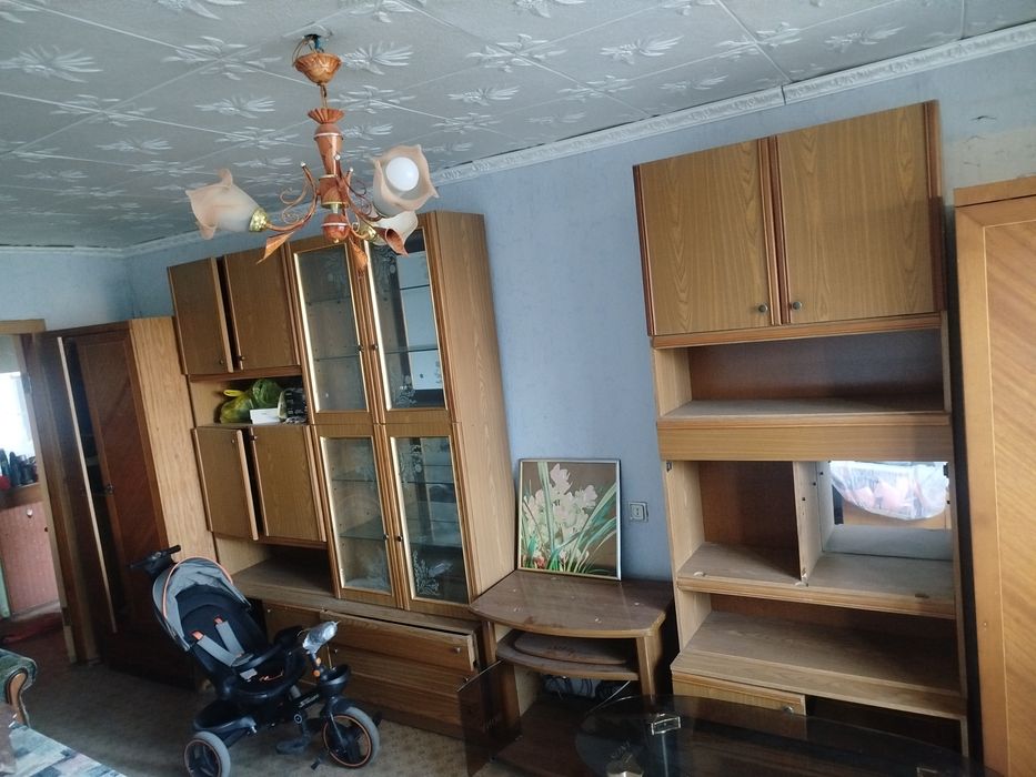 Продаю Сервант в хорошем состоянии