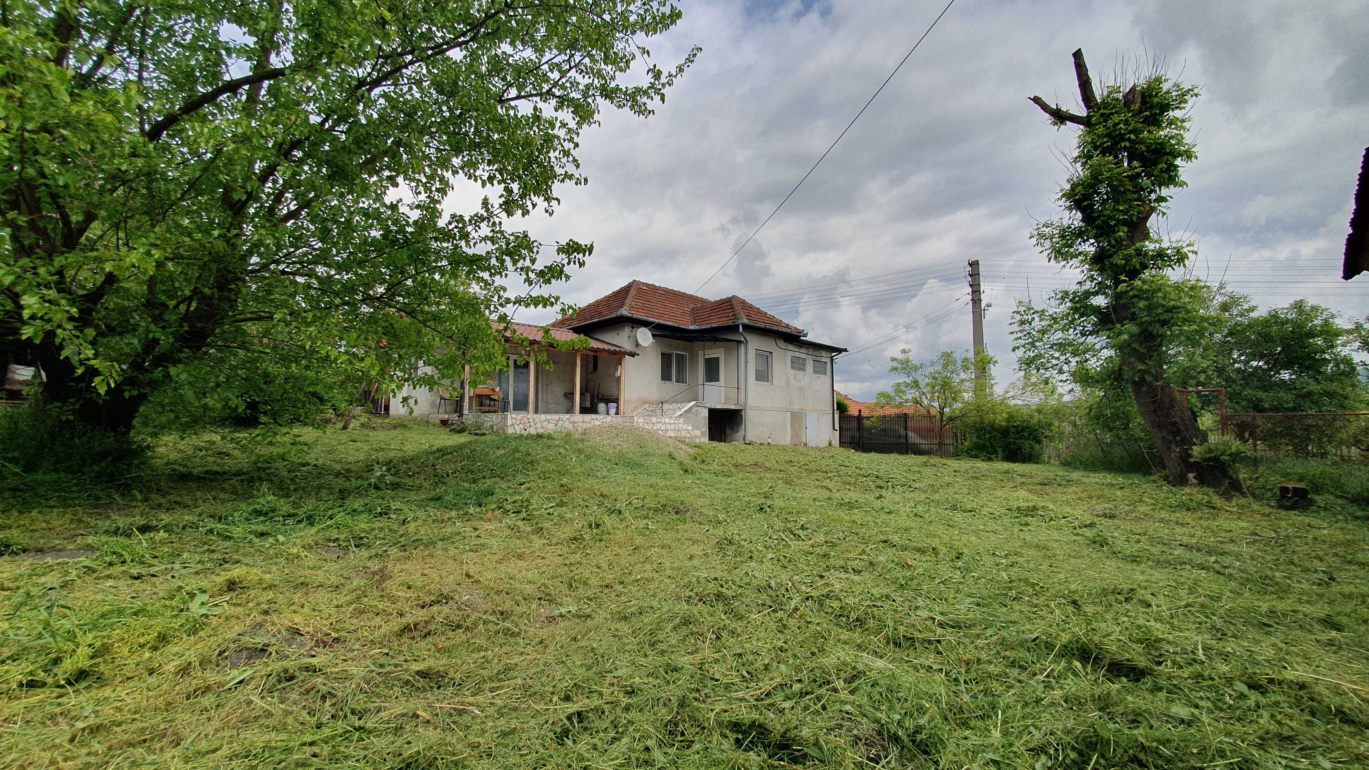 Casa de vanzare in Calanu Mic 2400mp teren