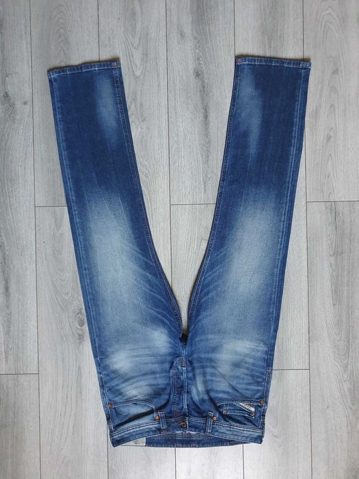 Blugi DIESEL "Larkee-Relaxed" - Marime W32 L32 (Talie 86 cm)