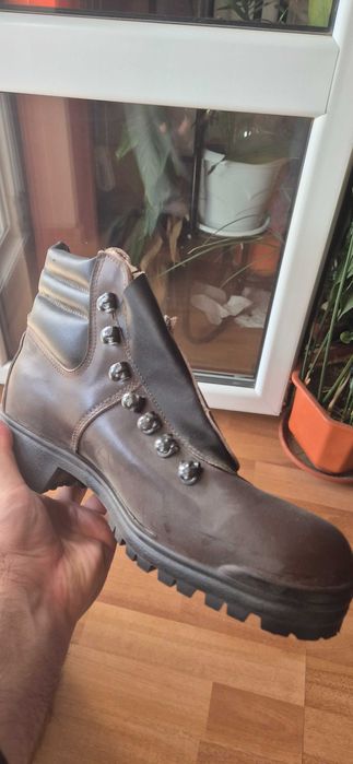 Качествени Български обувки 43