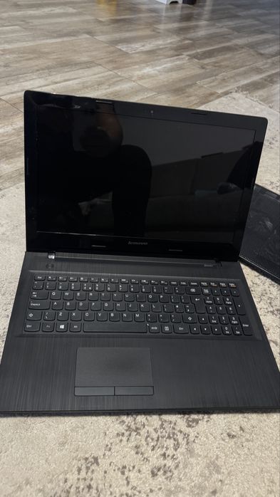 Vand laptop lenovo i7 stare excelenta