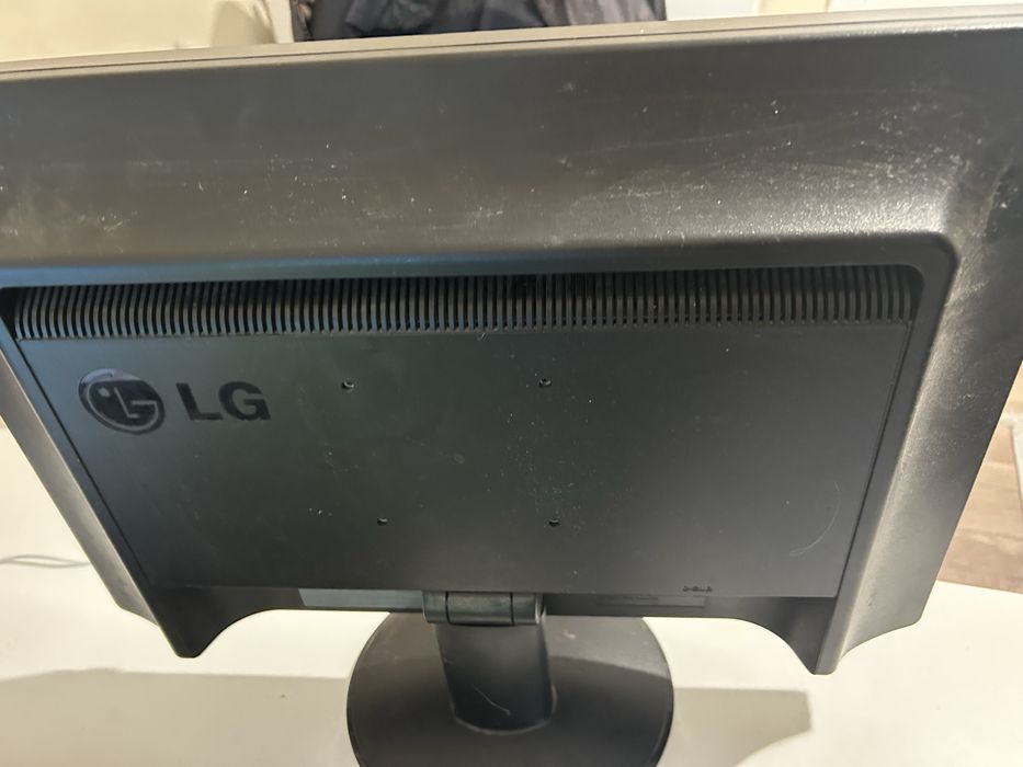 Монитор LG адмго