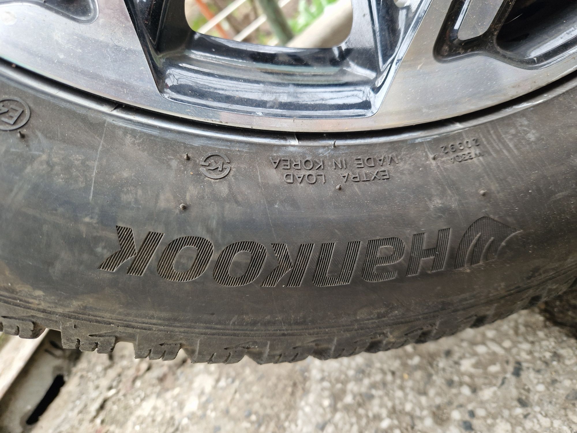 Зимни гуми 235/55/19 Hankook