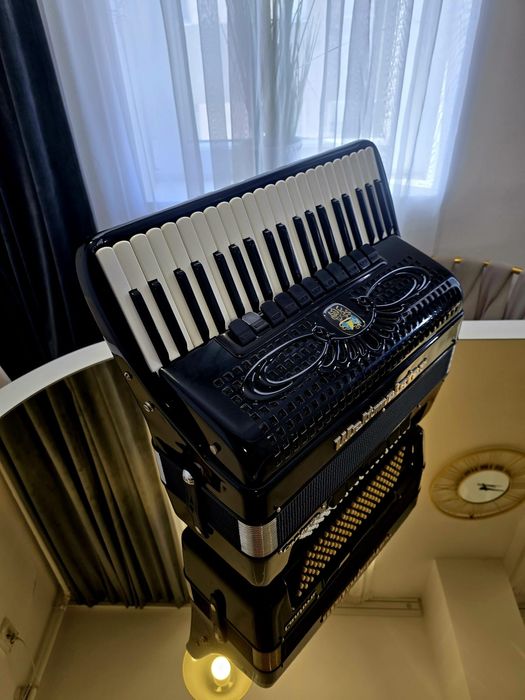 Raritate acordeon Weltmeister cantora  impecabil