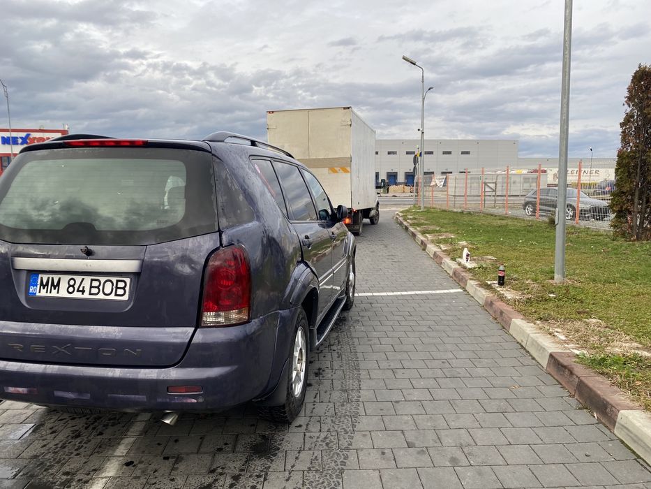 Vand sau schimb Ssangyorg Rexton  an 2006 motor 2,7  4x4