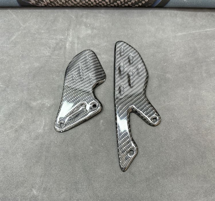 Карбонови предпазители Yamaha YZF R1 Heel Guard Covers