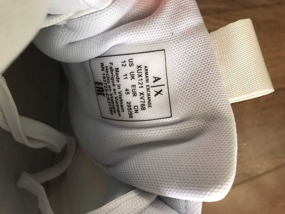 ARMANI обувки - нови