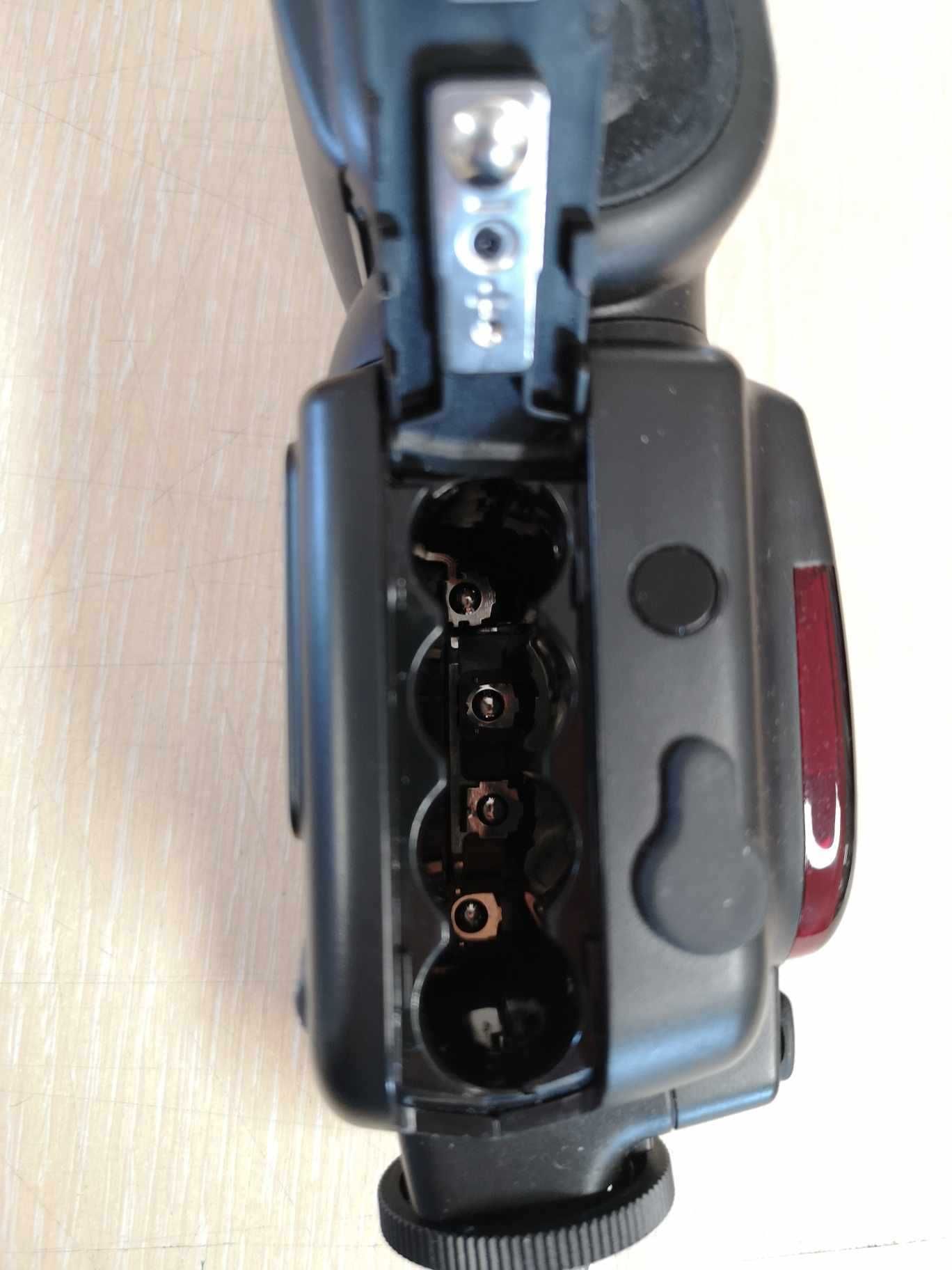 Светкавица Nikon - Neewer 750ii TTL - за части (или лек ремонт)