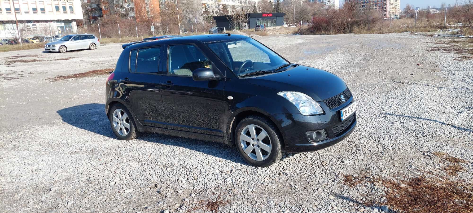 Продавам Suzuki Swift 1,3i.  Газ-бензин 90000 км.