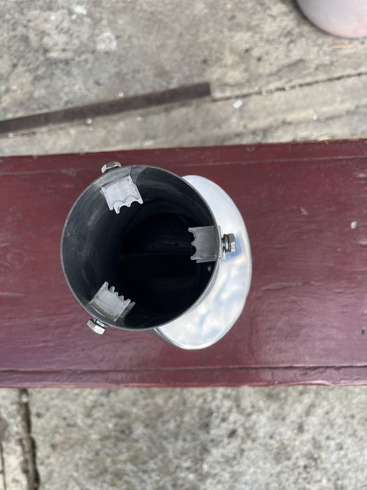 Ornament toba esapament, Simoni