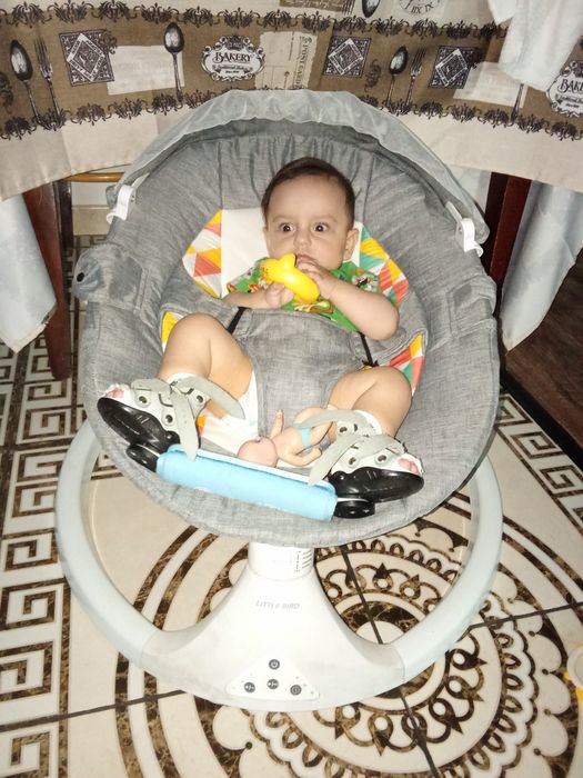 Leagăn bebe cu muzica