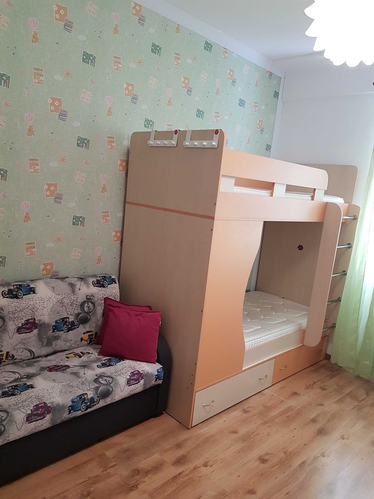 Дава се под наем Тристаен апартамент в Перник, Център - 100 кв.м за 433.5 € - Снимка #14