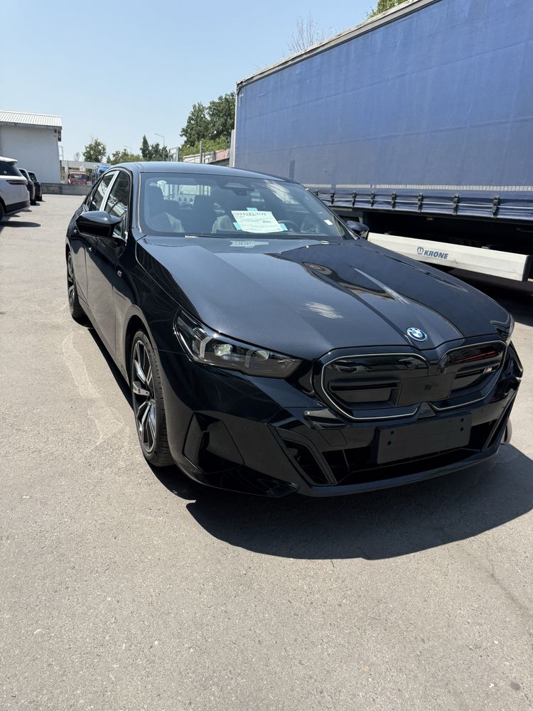 Продам новую  Qora черный BMW I5 M60 ,Yangi Bmw m60 i5 В наличии