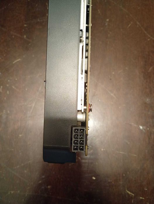 Vand placa video PNY 8 gb (1070) ddr5 pret 800 lei