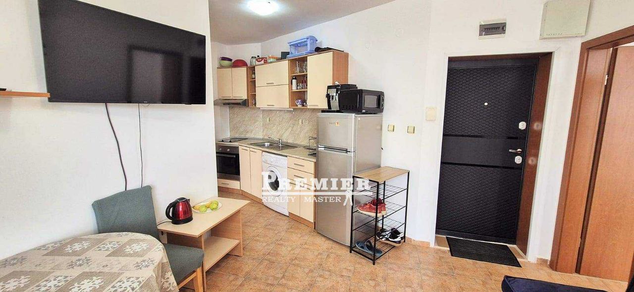 Продава се Тристаен апартамент в к.к. Слънчев бряг - 60 кв.м за 1067 €/кв.м - Снимка #10