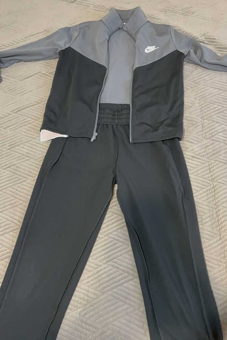 Nike - Спортен екип в цветен блок с цип, Сив, 137-147 CM
