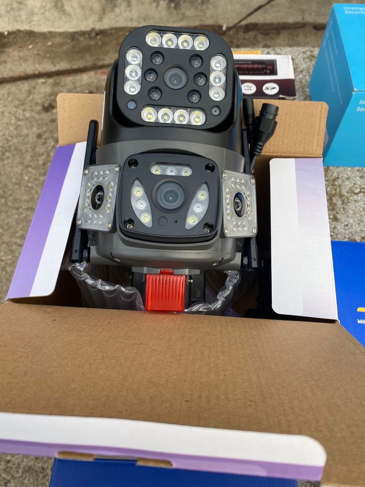 Camera Supraveghere Wireless 16 Megapixeli cu 4 lentile si alarma Noi!