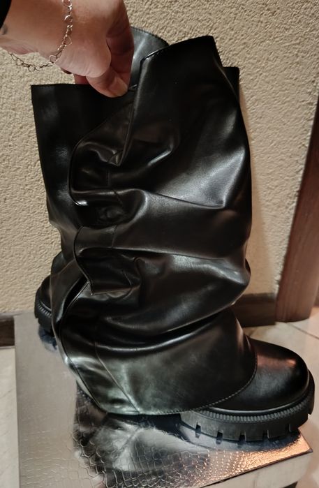 Ботуши със сваляща горна част!