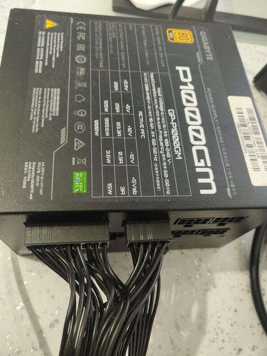 Sursa alimentare modulara Gigabyte P1000GM 1000w 80+Gold