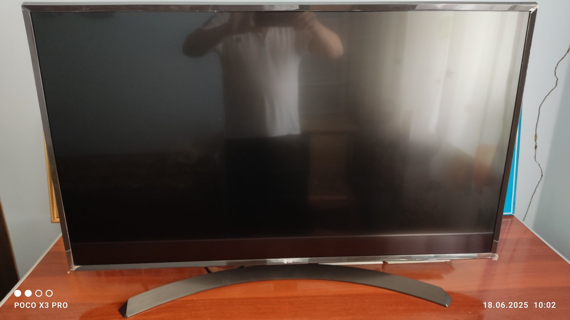 Срочно Lg smart 4k Телевизор сатылады 43 дюим размери.