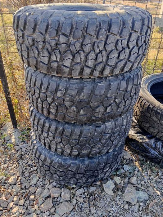 Продам шины 33х12.50R15