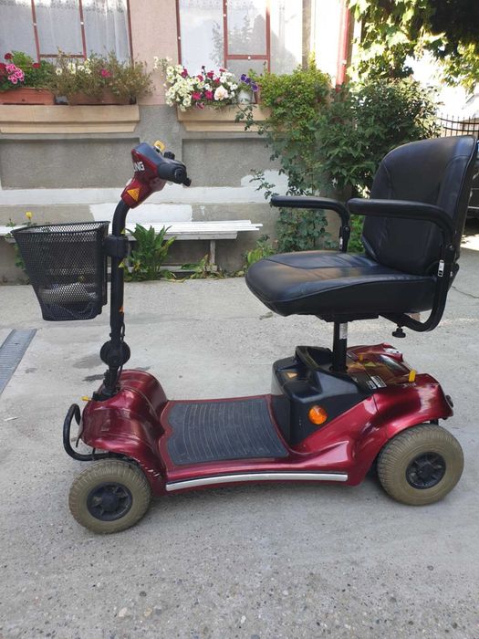 Vand carucior-scuter electric handicap ca nou ,bat.NOI !!!