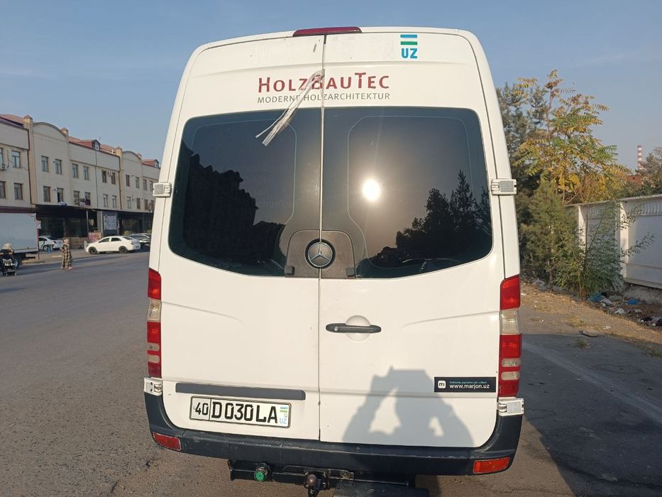 Мерседес Бенц 906